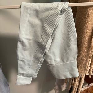 Set Active leggings size medium color moon